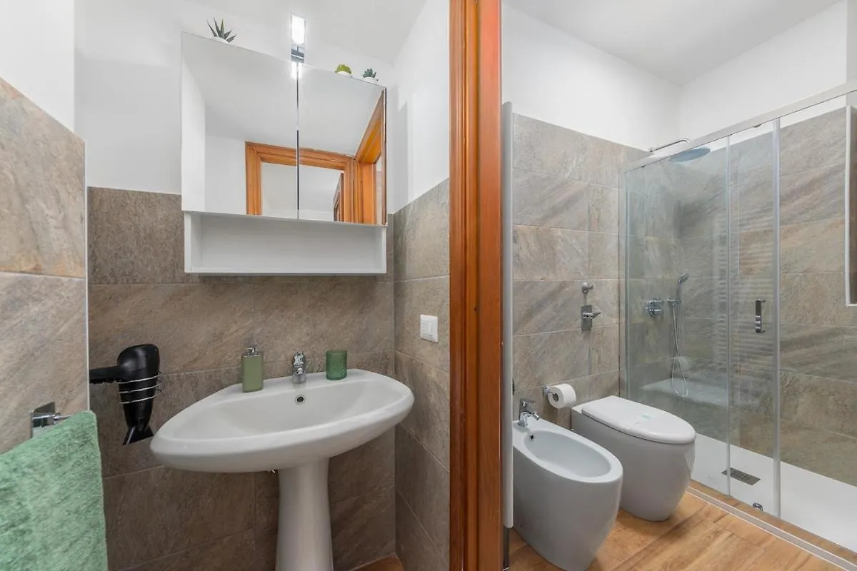 2 Min To Metro - 12 Min To Central Station And Duomo - Quiet Milan Apartment